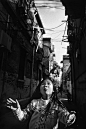 弄堂里的童年（二）【来稿/陆阳作品】




作者：陆阳
人人主页：www.renren.com/rony198610
弄堂文化是老上海的一种腔调。岁月流失，随着弄堂的拆迁和爷爷奶奶相继离开， 自己最美好的童年始终停留在弄堂的角落。和川流不息人山人海的商业街，高耸入云的摩天大楼相比，虽然弄堂生活朴素简陋，却显得更加真实，在他...





作者：陆阳
人人主页：www.renren.com/rony198610
弄堂文化是老上海的一种腔调。岁月流失，随着弄堂的......