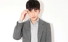 邓伦帅气写真高清电脑桌面壁纸