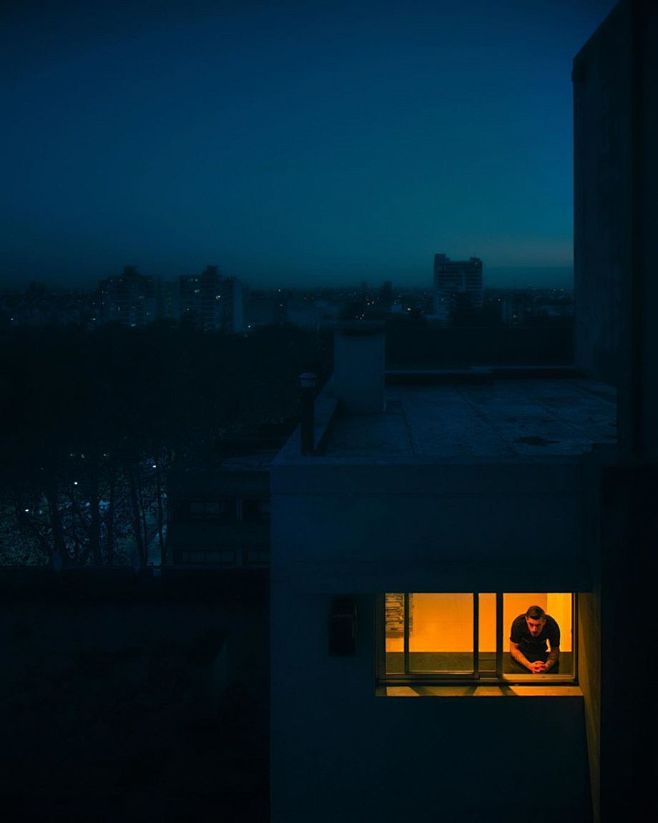 夜已深 | Ana Julia Gobb...