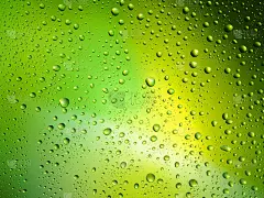 水滴色背景雨玻璃空间彩虹。