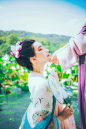 芙泽之陂，溪客居之。异花同蒂，菡萏鞭蕖，嘉莲双生，祥瑞千里，并蒂瑞莲，芙溪之仙。