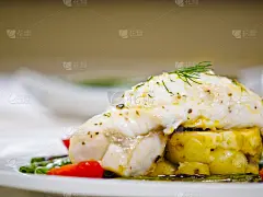 安康鱼,鱼尾,饮食,水平画幅,无人,莳萝,精制土豆,海产,西红柿,青豆