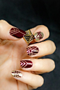 Art Deco finger nails _gold & red Abstract - artistic Picture/Image