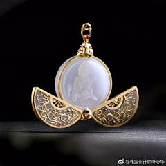 呼啦梦游采集到翡翠平安扣