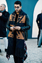 Street looks au Pitti Uomo automne hiver 2016 2017 a Florence
★ 微信公众账号：男士风尚 ★