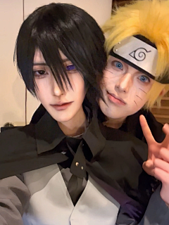 你在左边，我紧靠右。表情包画师：祝萌#火影忍者 #佐鸣 #cos@小椰不加冰，采集@屿堍