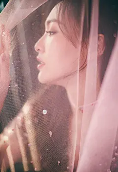 人鱼公主糖再度上线，被昨晚的糖总美哭/色快来接收大批的新壁纸呀

当红实力女演员唐嫣“2017嘉人中国风”亮相红毯。主演的电视剧《归去来》刚刚顺利杀青，电视剧《时间都知道》电影《欧洲攻略》将于2018年与观众见面，期待糖糖为我们带来更多惊喜​​​​！