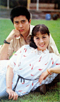 1979年，因拍风光片《漓江恋》卢君与陈肖依相识相爱，1984年两人合作电影《幸福在你身边》后，结下一段姻缘，但以分手告终。