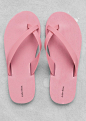 粉色交叉鞋带设计款拖鞋