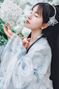 一品天香。似蕊真仙质，宫额新妆。 (2)