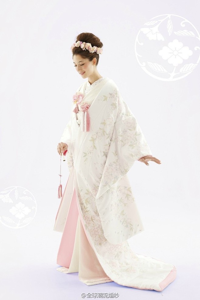 【bridal house tutu】除了拥有现代感的婚纱外,其传统的和服婚服也很
