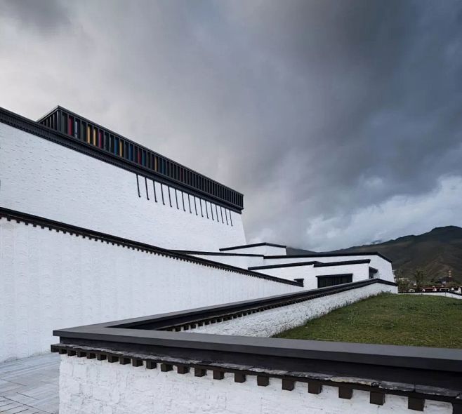 西藏非物质文化遗产博物馆，远眺布达拉宫 ...