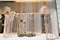 粉金色水晶帘垂吊装饰婚礼-国外案例-DODOWED婚礼策划网