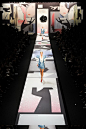 Exposize on the catwalk: Viktor & Rolf www.exposize.nl: 