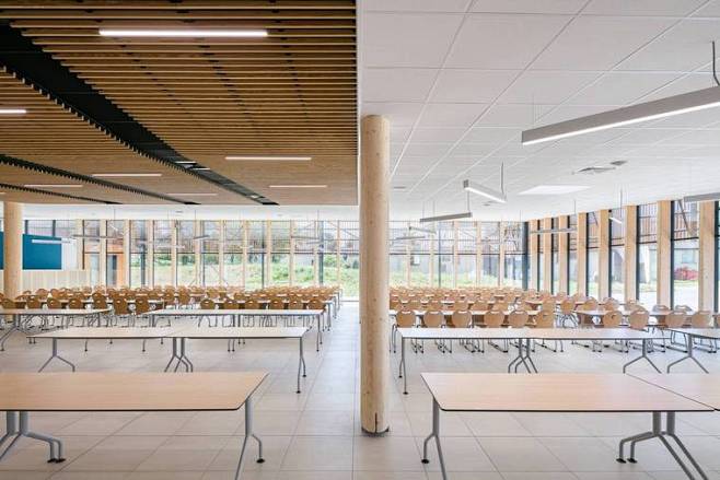 建筑学长-案例-法国雷内·卡辛学校食堂/...