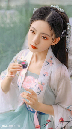 太阳的燃料采集到美女