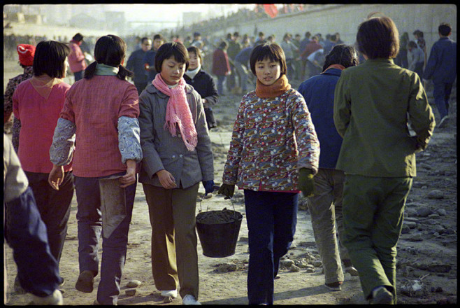 80年代，女中学生。（摄影师：任曙林） ...