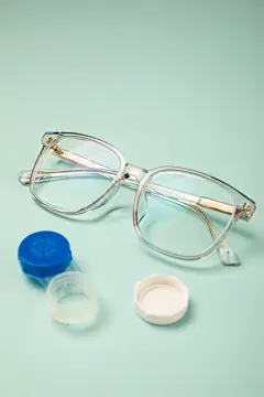 近视眼镜护眼爱眼日近视眼摄影图