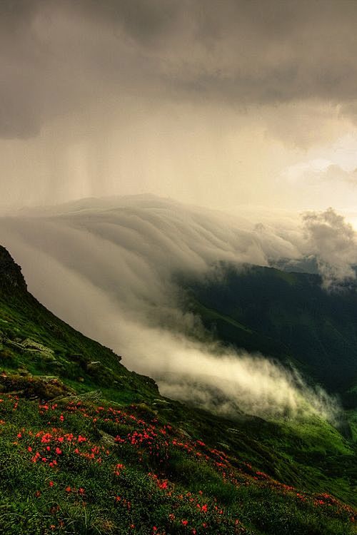 Mountain Storm, Roma...