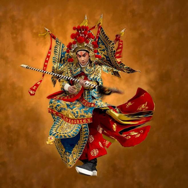 武将背后插旗，到底是京剧的夸张还是历史上真实的存在？_靠旗 : 不管在中国、日本还是泰国，发现的背插靠旗形象通常只有一面旗，而京剧中的武生通常 ...