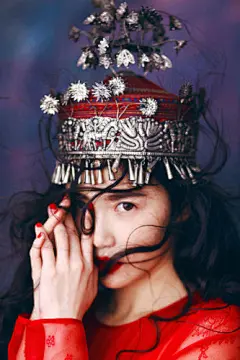 美女模特张辛苑红唇唯美写真手机壁纸 640x960