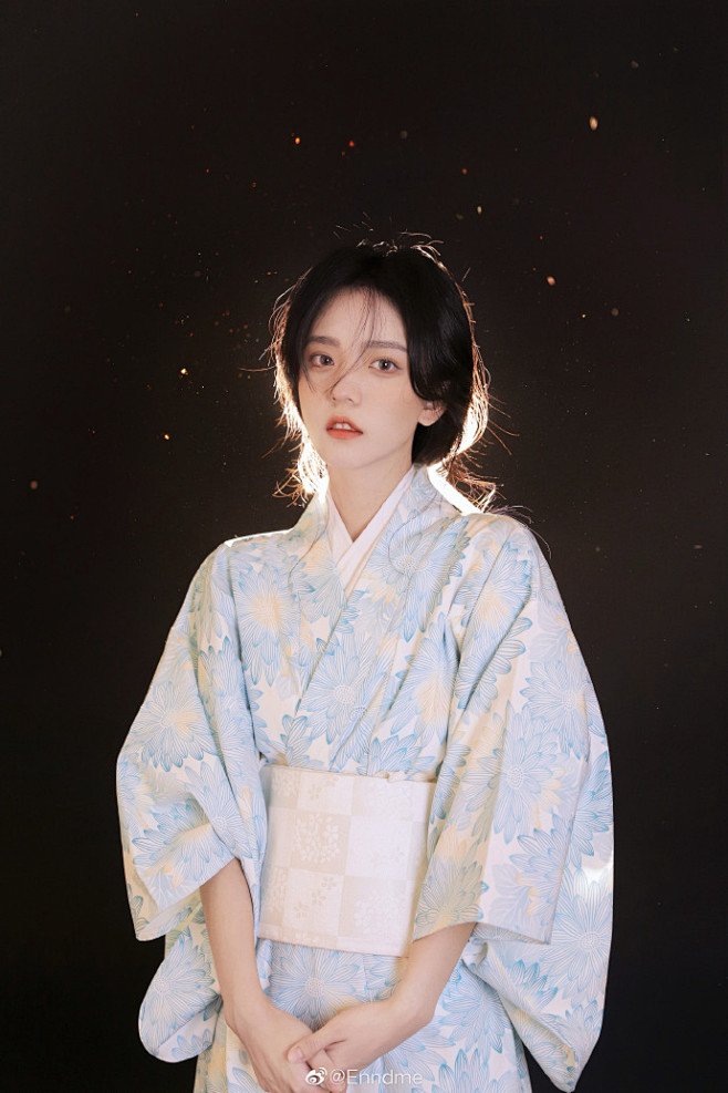 #喜欢拍照也喜欢你#
《 神明少女 》
...