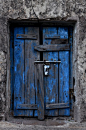 “In the universe, there are things that are known, and things that are unknown, and in between, there are doors.” William Blake (quote via Abriendo Puertas) // door photographed in India, photographer unknown