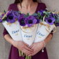 法国提桶式花束+来自：婚礼时光——关注婚礼的一切，分享最美好的时光。#提桶式花束# #手捧花#