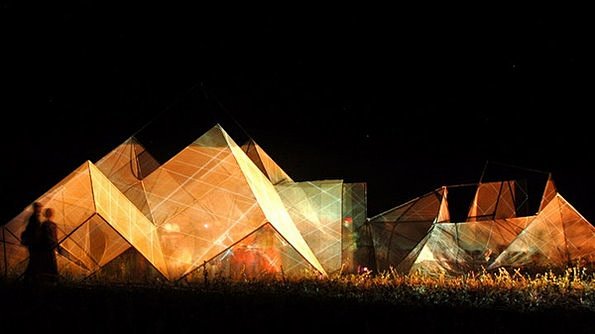 三角切面造型的实时交互装置eness