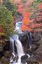 皇冠的autumn-waterfall