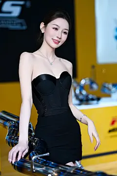 美女壁纸第6433期—车模 敏敏