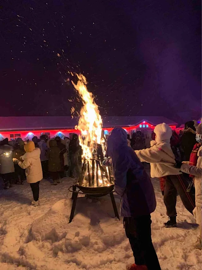 #雪乡 晚上的篝火晚会