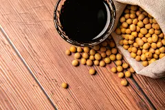 酱油大豆调味料佐料厨房用品摄影图