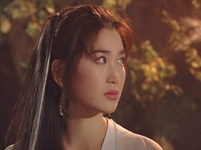 22:30:55温碧霞《圆月弯刀》秦可情古装 古装美人 影视 古风 故宫