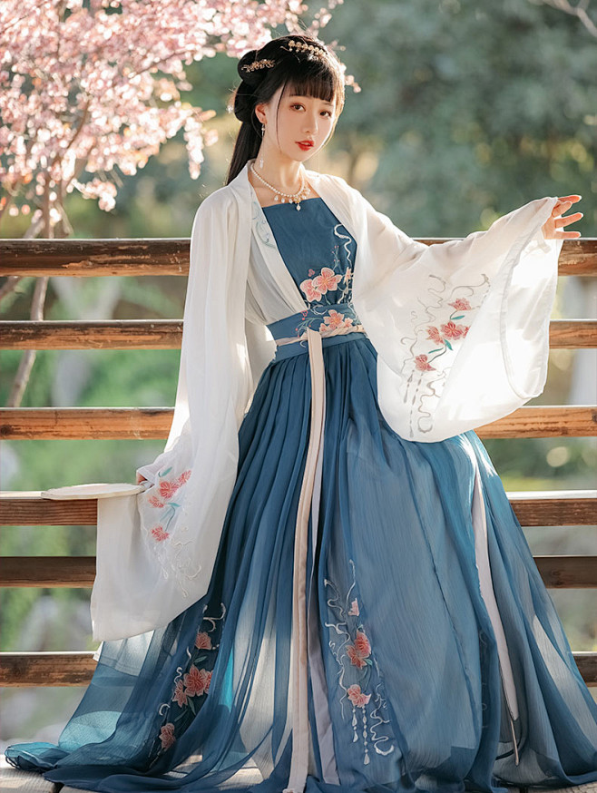汉服女中国风原创超仙广寒宫古装改良版含娇齐腰广袖连衣裙夏仙气