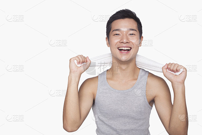 年轻运动员微笑