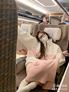 一盒云朵采集到妹子