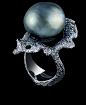 #jewellerytheatre# 18K WG
134 Diamonds 0.66ct 129 green diamonds 0.50ct 40 blue diamonds 0.13ct baroque dark pearl 1.6mm