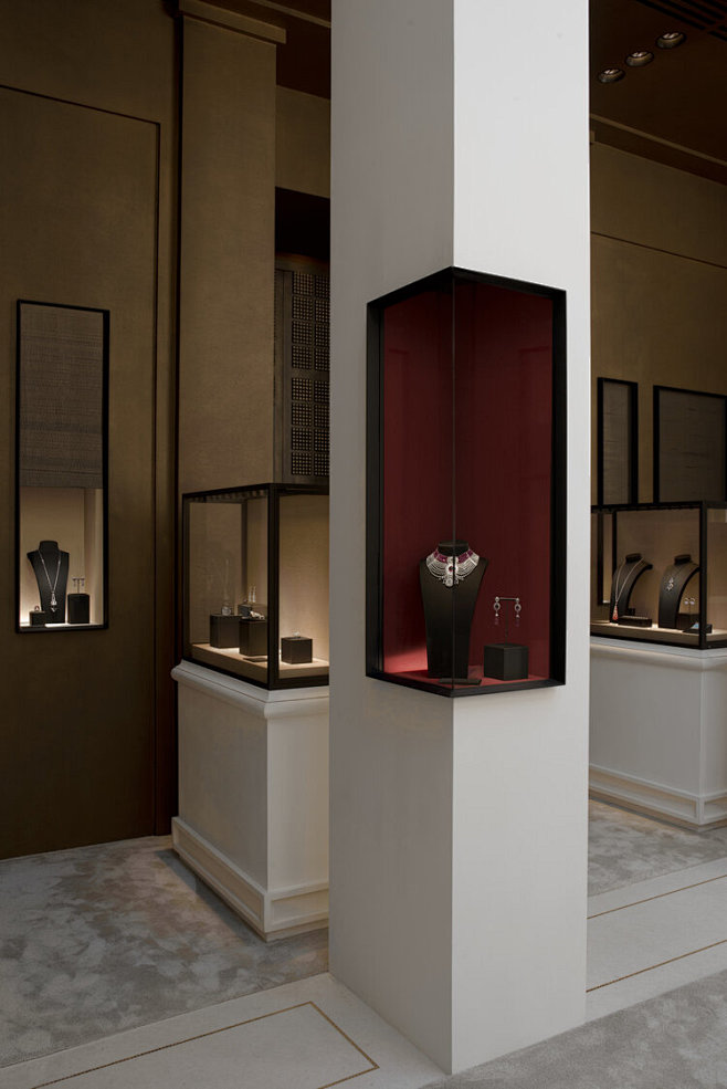 CARTIER_BIENNALE_POD...