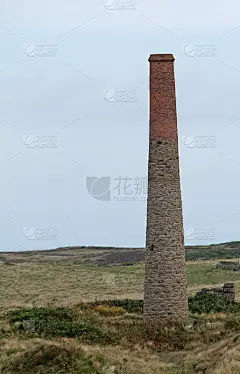 工业烟囱。
