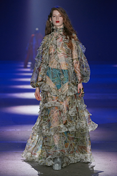 童小楹宝贝采集到Burberry FALL 2020 READY-TO-WEAR