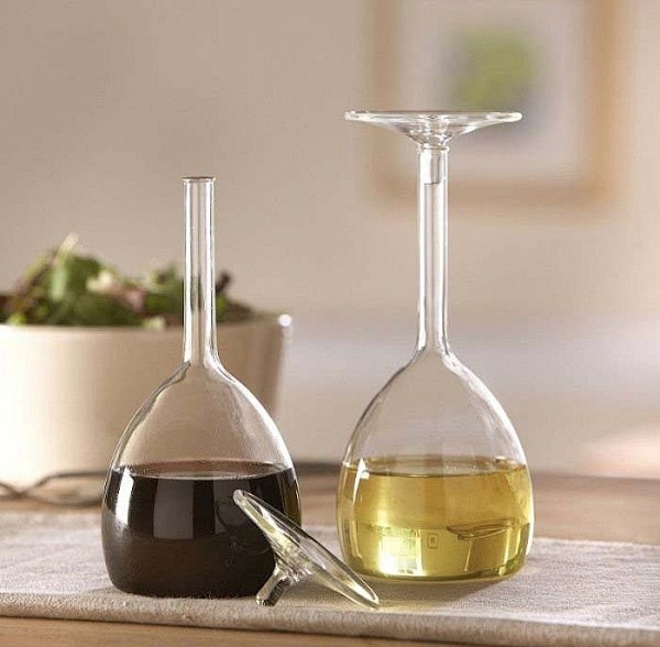 酒杯？油壶？