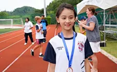 世界比赛铜牌，厉害了我们的碟，风一样的称号的确不是盖的，看来她也像爸爸一样很有运动天赋哦。 ​ ​​​​