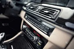 汽车通风系统和空调-详细信息和控件的现代车。极简主义的工业设计与概念壁纸