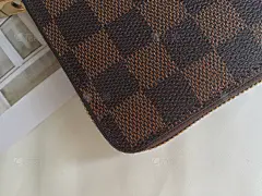 服饰系列实景驴家长款拉链钱包 男女同款细节场景图YTXS_126 驴家长款拉链钱包 男女同款_IMG_5404