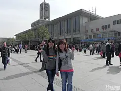 井陉P1：河北省石家庄市火车站；  经过跟石家庄火车站的小红帽打听，我们在火车站...
