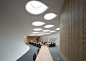 牛津大学中东文化中心竣工 centre middle eastern culture by Zaha Hadid - 灵感日报 : 扎哈哈迪德（Zaha Hadid）设计的牛津大学圣安东尼学院中东文化中心（middle east center）近日竣工并对外开放使用。这座金属桥梁式的建筑一定有着深刻的隐喻，仿佛一条时空隧道漂浮在半空。该中心将为学院提供新的演讲厅，图书馆和档案馆……