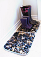Drip dry without the mess... do this for rain/snow season. What a beautiful way to dry boots and so inexpensive :)...for the home and possibly school!