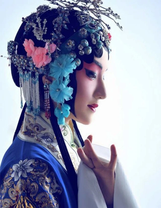 Beijing Opera。京剧。国剧。国粹。花旦。青衣。戏子。戏曲。妩媚。-花瓣网