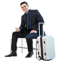 商务男士 男人玩手机 行李箱 等飞机 商务男人出差 旅行 左着等飞机 PNG